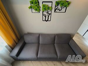 Продавам триместен диван, сив