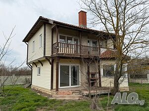 Стилна двуетажна къща в района на гр. Балчик и море