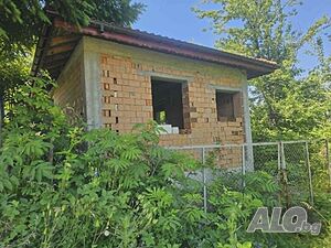 Продава вила
