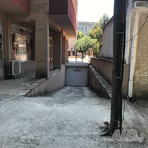 Дава под наем паркомясто