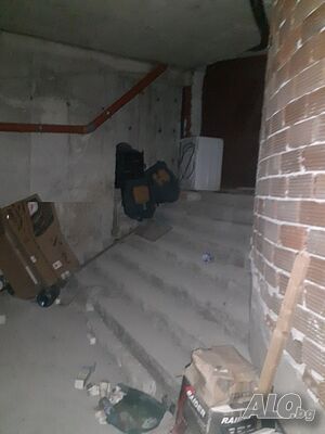 Продава складово помещение