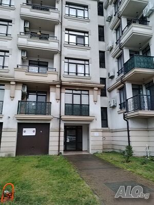 Продавам в Поморие, двустаен апартамент, с гледка парка в Айвазовски парк