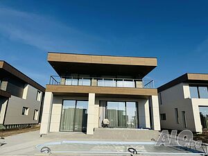 🏡💎 400 кв.м самостоятелна къща със 600 кв.м двор в затворен комплекс - само на 1200 €/кв.м!