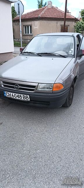 Продавам опел астра