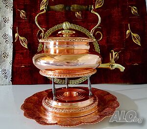 Меден чайник с кранче, диспенсър, стойка, спиртник, поднос.