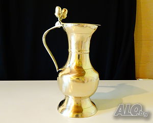 Бронзова кана, халба с жълъди.