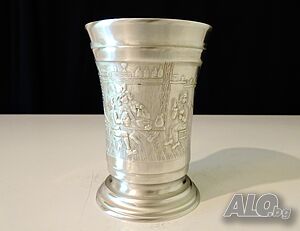 Чаша от калай с картина за пари и вино.