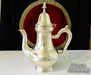 Английска бронзова кана 1 кг., маркирана.