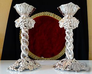 Посребрен свещник, лози, грозде, 880гр.