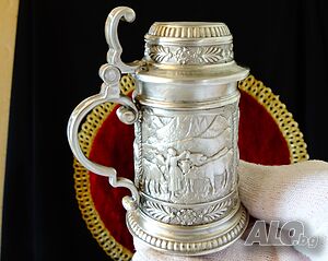 Халба от калай с три селски картини.
