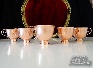 Медни чаши с двойни стени, гравирани.