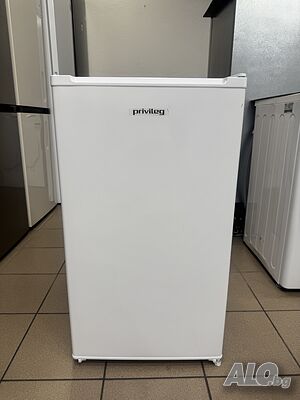 Малък хладилник Privileg