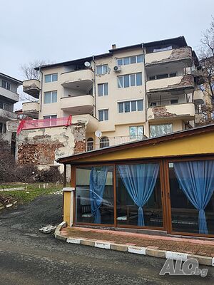 Сграда с 5 самостоятелни апартамента, от собственик. Подходяща за инвеститори!