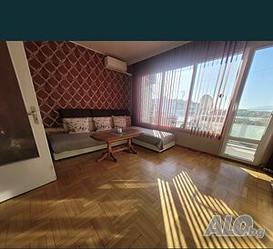 Продава се 3-ен апартамент в кв. Коматево