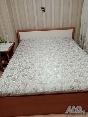 Продавам еднолицев матрак