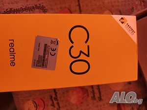 Продавам Realme C30 2 години. Работи перфектно.