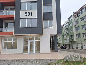 Отдава под наем търговско помещение 96.40 кв. м