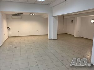 Продавам 109 квадрата помещение, удобно е за козметично студио, кабинет, офис