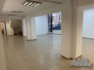 Продавам ТОП ИМОТ В ЦЕНТЪРА НА ВЕЛИКО ТЪРНОВО 115квадрата помещение, удобно е за козметично