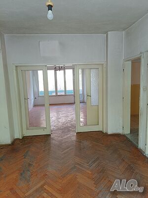 Продава 4+б, монолит, баня Пиперка