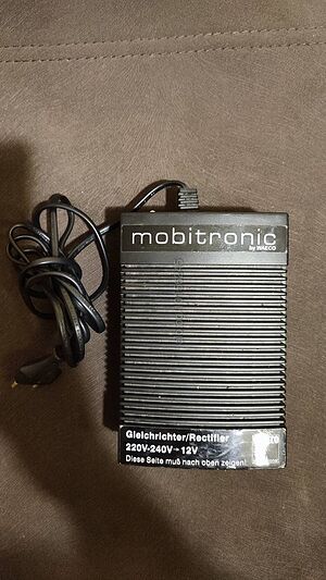 Mobitronic eps-816u Преобразовател 0т 220 на 12 волта с букса за автомобилна запалка