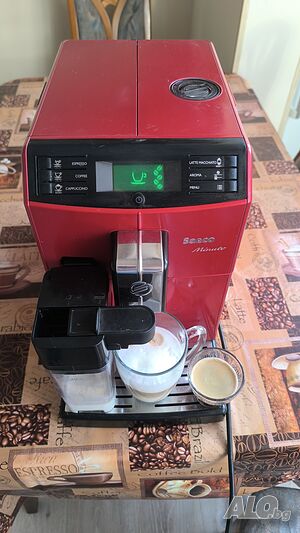 Saeco Minuto HD8763/09, Устройство за пяна, Керамична мелачка, Авт. почистване, 15бара, 1.8л,