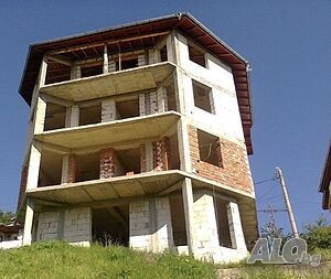 Къща в Момчиловци