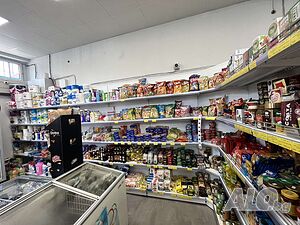 Търговско оборудване за хранителен магазин - стелажи, кошници, колички →