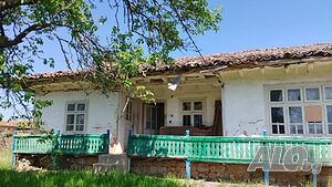 къща с градина 3000кв в с. Бабук, на главната улица към с. Казимир