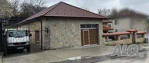 къща с гараж в село Калипетрово -