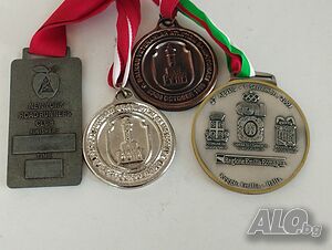 Масивни медали от спортни състезания