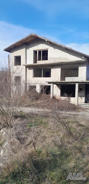 Къща в с. Басарбово, м-т Саджака