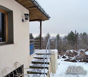 Къща с двор, м-ст 9ти килкометър