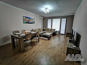 Просторен апартамент с 2 тераси