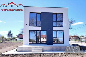 Продава двуетажна къща в кв. Рилци, гр. Добрич