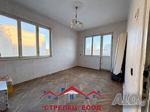 Продава тухлен апартамент в близост до Кино „Добрич“ и Езикова гимназия, гр. Добрич. - 75 000 евро Тристаен апартамент 92 кв.м Тухла 1989 г. 4 етаж Последен етаж | Апартаменти | Център Добрич