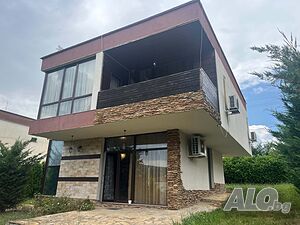 АДРЕС недвижими имоти продава двуетажна къщa в месността Туите, на 14 км. от Стара Загора.