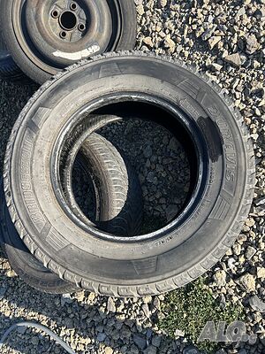 Единична гума 215 70 R15 109/107S