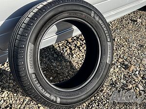 235 60 18 Michelin Defender 2 SUV
