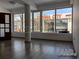 Офиси в търговска сграда с топ локация срещу Mall Plovdiv