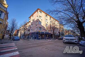 Тристаен апартамент на ул. ”Оборище”