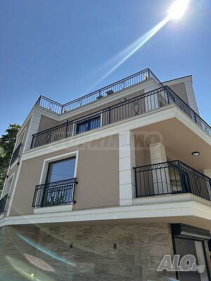Тристаен апартамент в нова изискана сграда в центъра на Пловдив