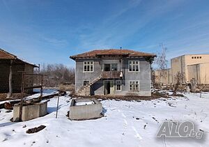 Двуетажна къща с просторен двор - тишина и спокойствие сред природата