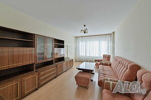 Светъл и просторен тристаен апартамент в кв. ”Надежда 2”
