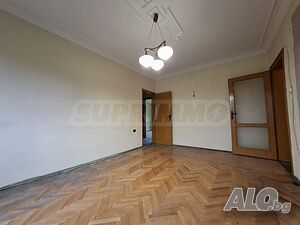 Тристаен апартамент на метри от Борисовата градина в кв. ”Изток”