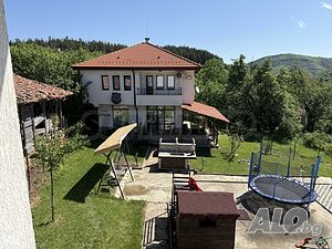 Комплекс състоящ се от 4 къщи с басейн, СПА и панорамни гледки
