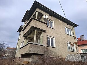 Къща на 5 минути от Сточна гара в кв. ”Орландовци”