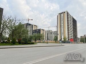 Търговски обект с лице на главен булевард в к-с Тракия Сити Парк