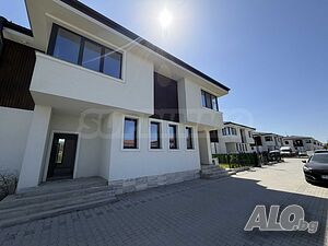 Двуетажна къща в нов комплекс от къщи в кв. ”Беломорски”