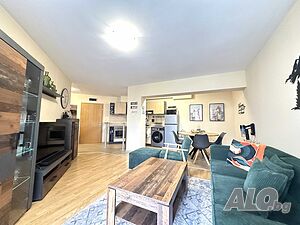 Просторен тристаен апартамент с панорамна гледка в Aspen Suites